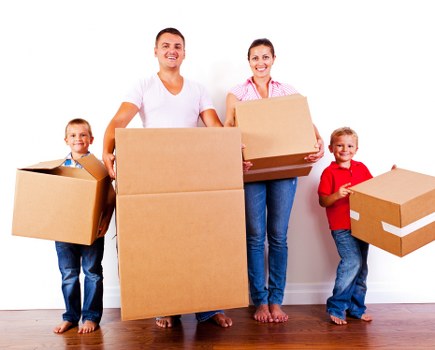 Docklands man and van helping with a local apartment move